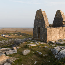 Teampall Bheanáin, Inis Mór, 2014