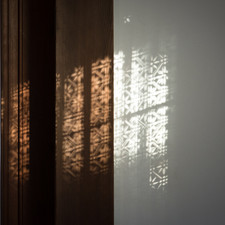 House of Takahashi Korekiyo, Edo-Tokyo Open Air Architectural Museum (relocated from Akasaka, Tokyo), 2017<br>"This is the main building of the house of Korekiyo Takahashi, who played an important role in Japanese politics from the Meiji period to the beginning of the Showa period. It is made entirely of hemlock fir, and the Western-style room has parquet flooring. The second floor was used as Takahashi's study and bedroom, and it was the site of the Feb. 26 coup. [7-chome, Akasaka, Minato Ward, 1902] <The garden of Korekiyo Takahashi's house> The garden of Takahashi's house in Akasaka, Minato Ward, is partly reconstructed. It contains a stream of water springing from a well surrounded by a curb and a lantern supported by legs (yukimi style). Takahashi is said to have enjoyed sunbathing on the lawn and strolling in the garden."